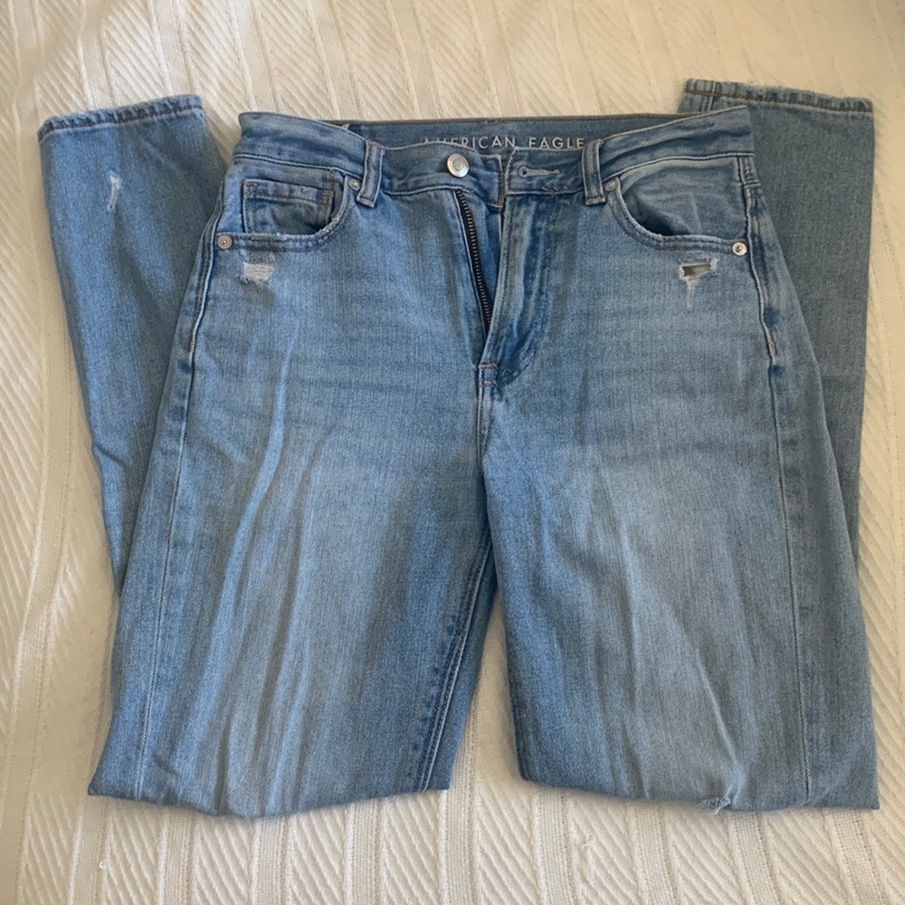 American Eagle Distressed High-Rise Mom Jean